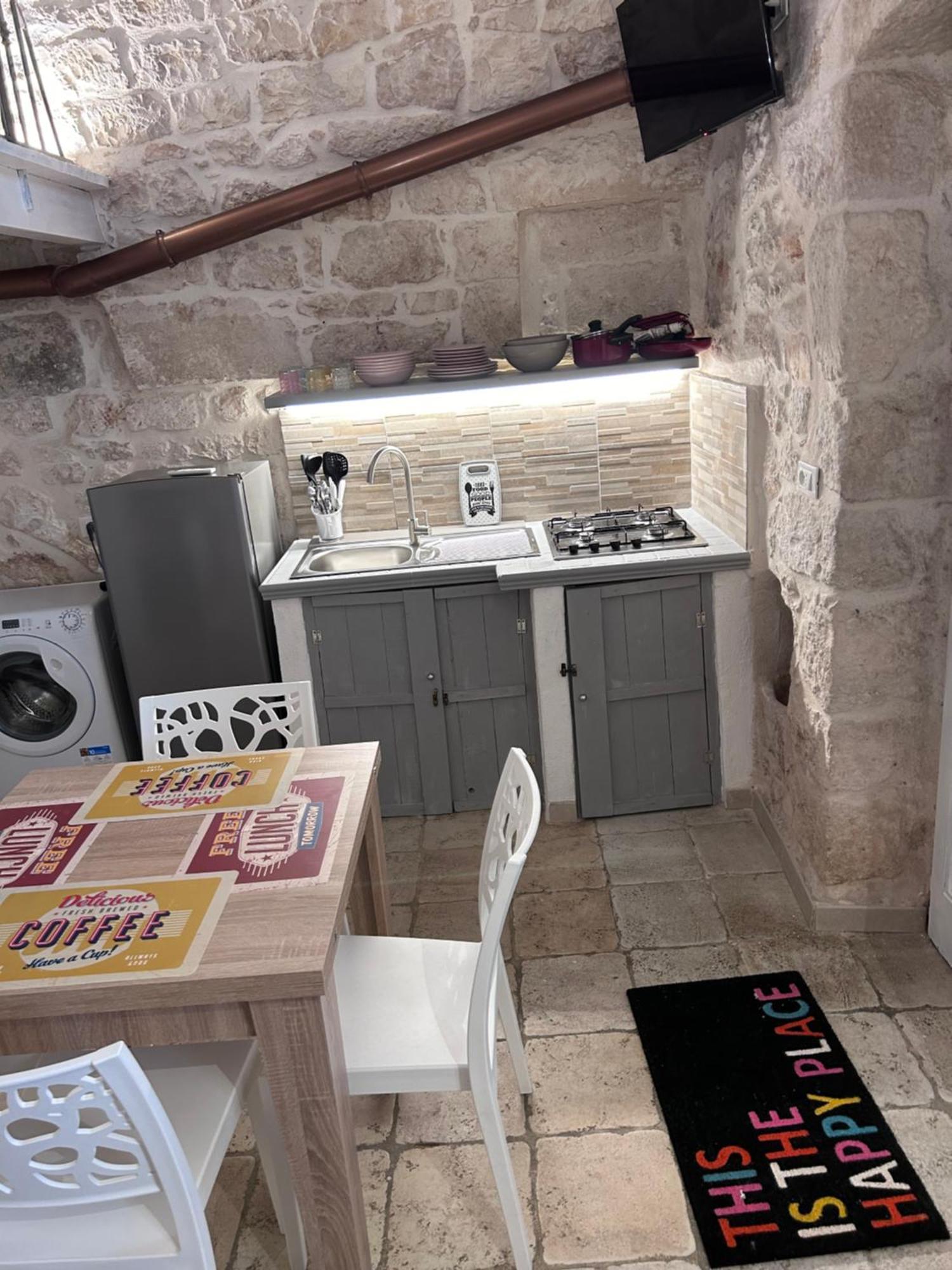 La 13 Guest House 오스투니 외부 사진