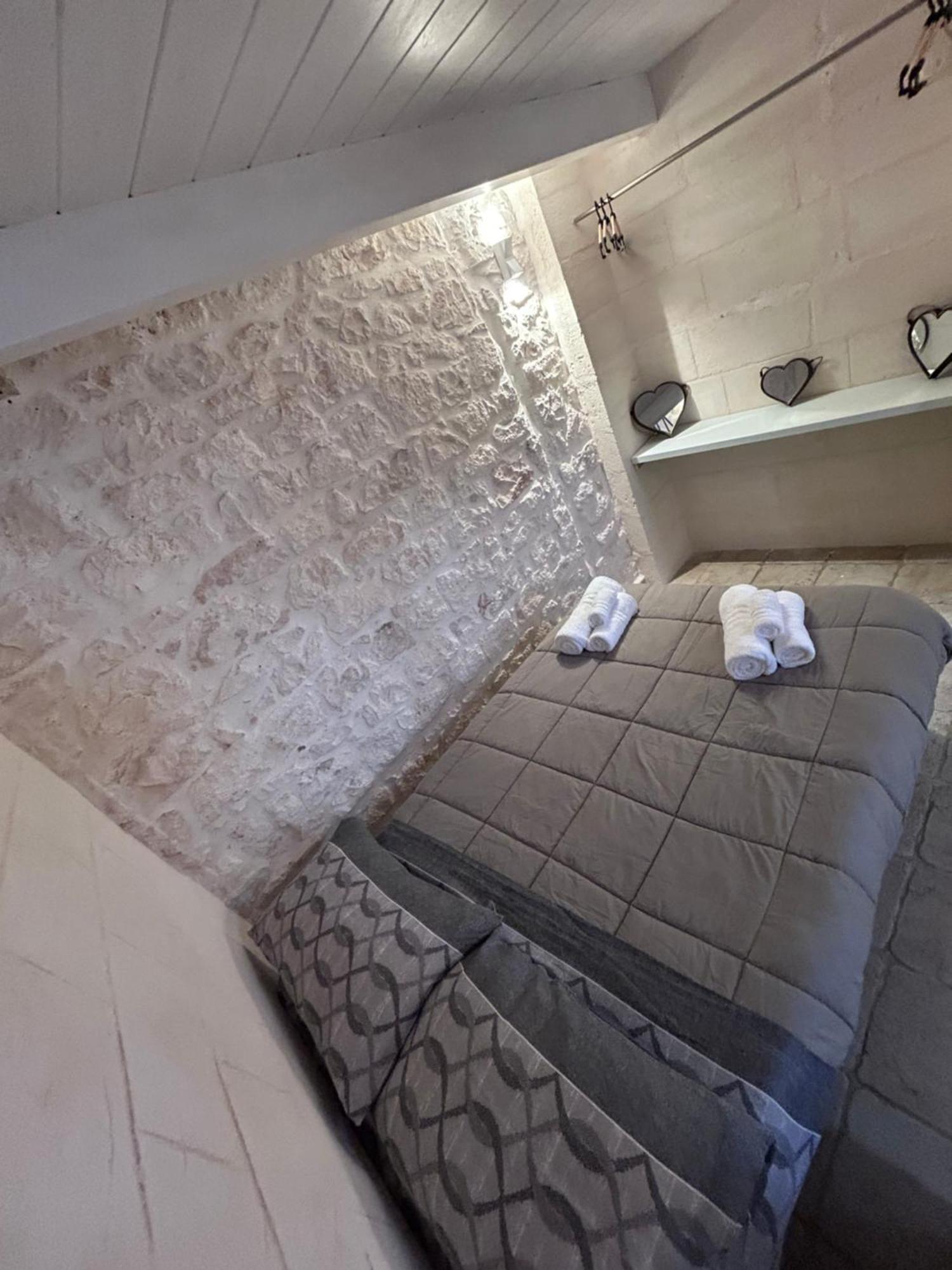 La 13 Guest House 오스투니 외부 사진