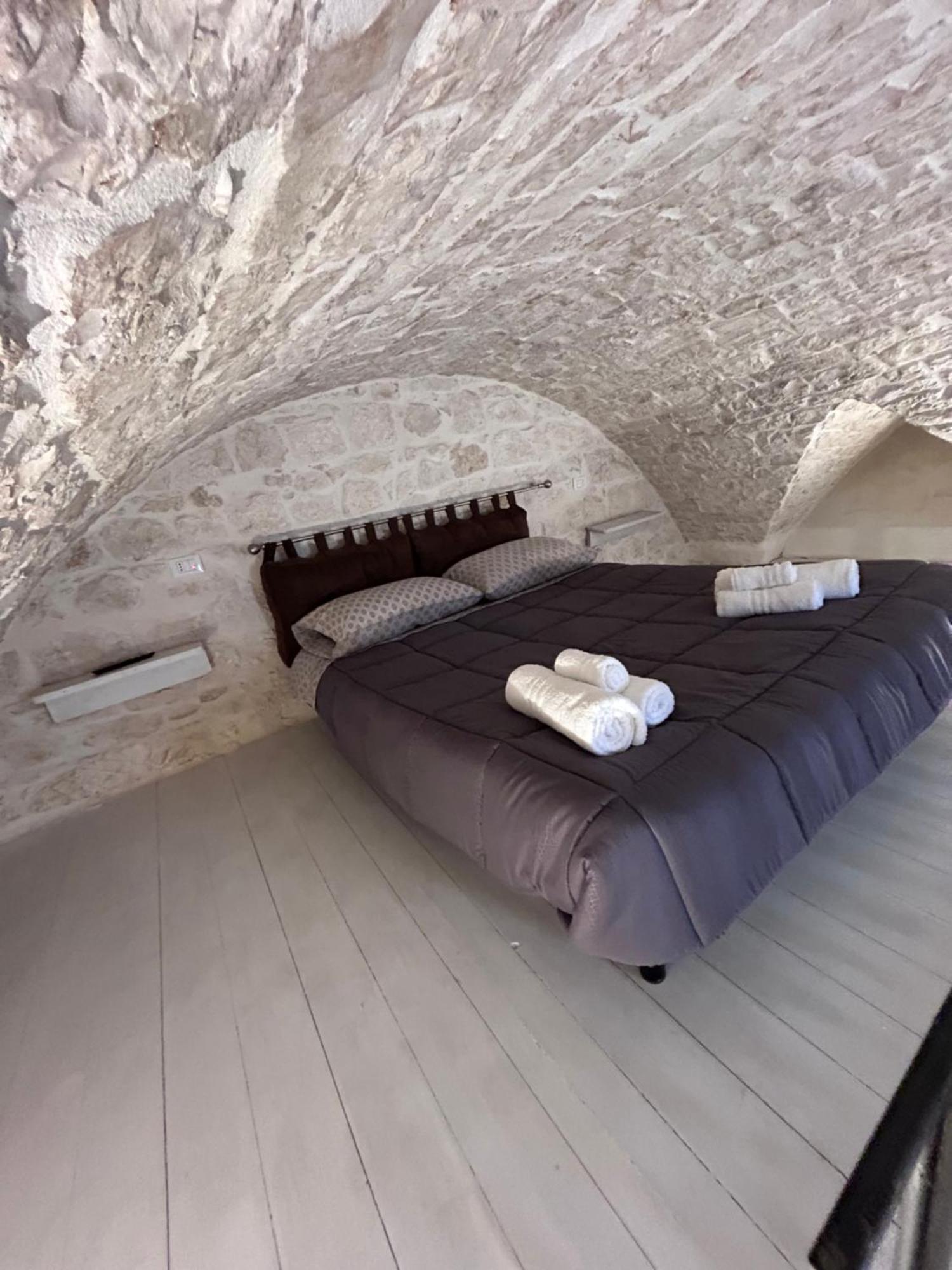 La 13 Guest House 오스투니 외부 사진